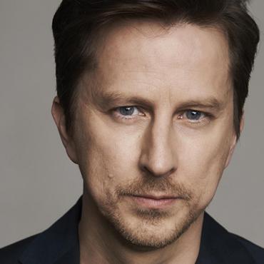 LAMDA acting graduate Lee Ingleby