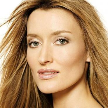 Alumna Natascha McElhone